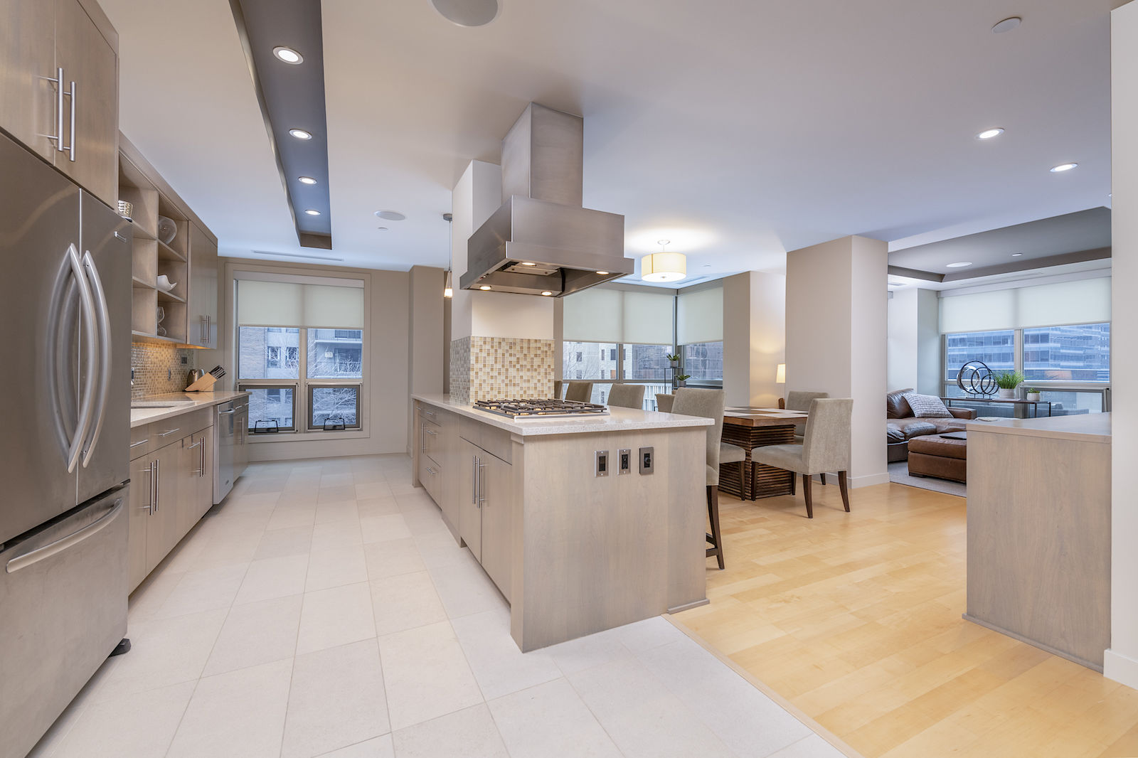 Calgary 2 bedrooms Condo Unit for rent. Property photo: 439083-1