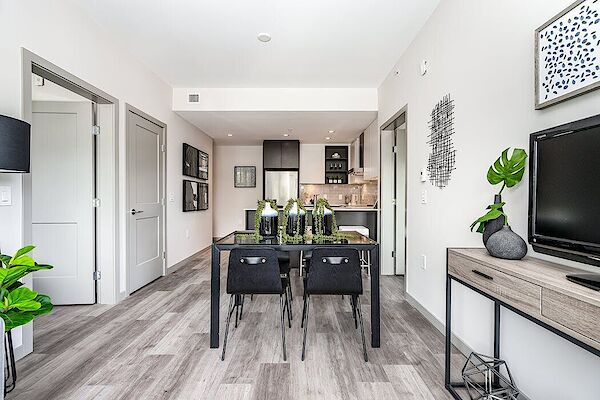 North Vancouver bachelor bedrooms Apartment for rent. Property photo: 441174-2