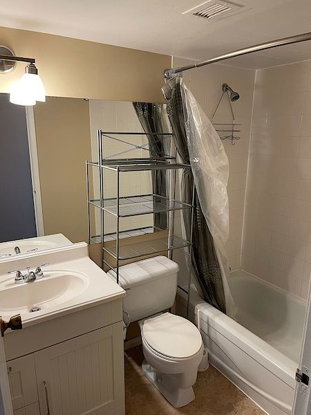 Calgary 2 bedrooms Condo Unit for rent. Property photo: 442315-2