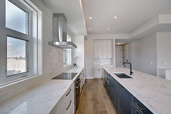 Calgary 2 + Den bedrooms Condo Unit for rent. Property photo: 447155-2
