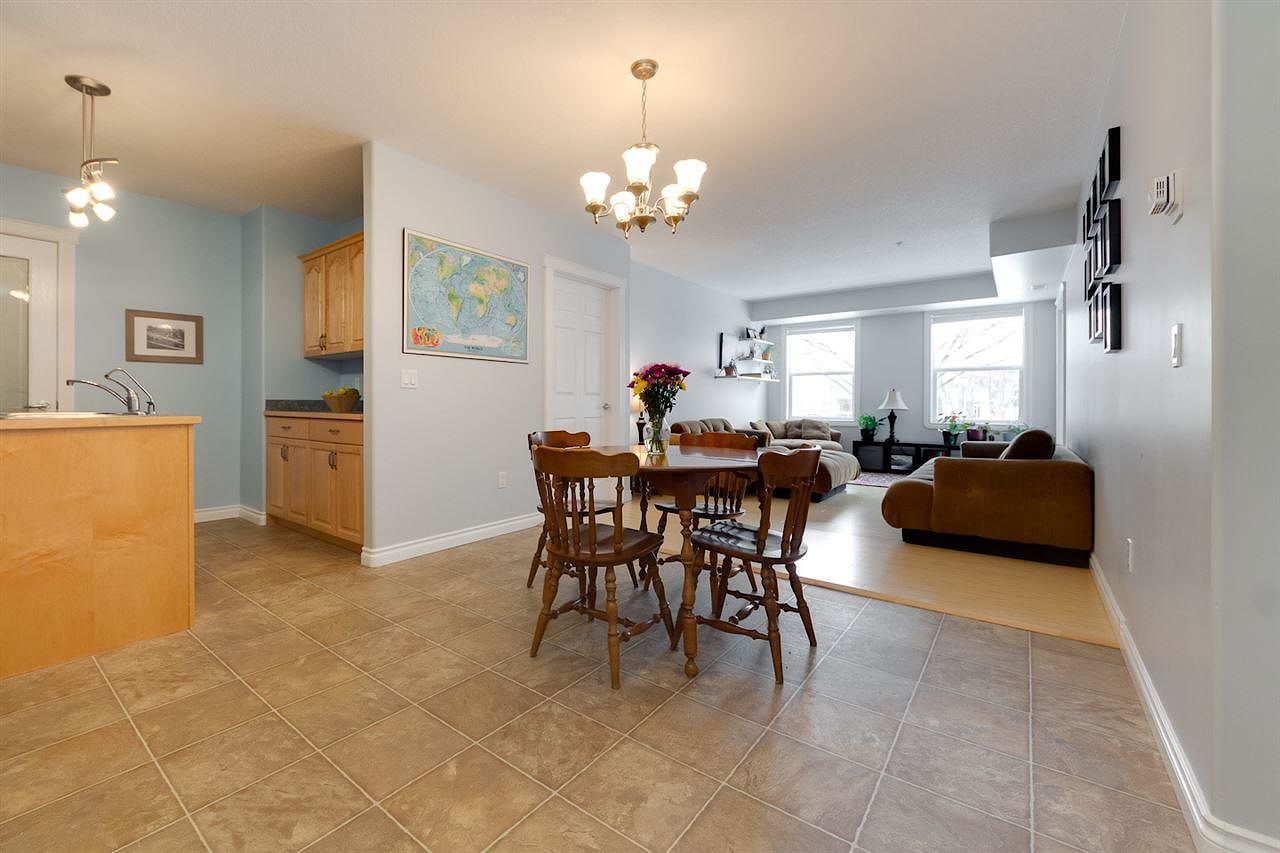 Edmonton 2 bedrooms Condo Unit for rent. Property photo: 448236-1