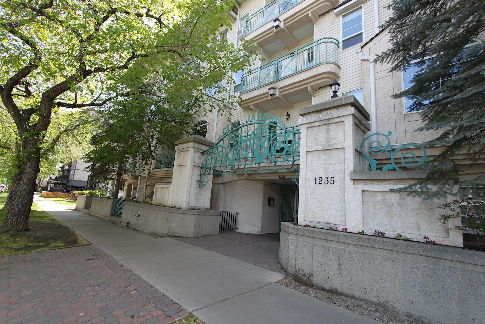 Calgary 1 bedroom Apartment for rent. Property photo: 449889-1