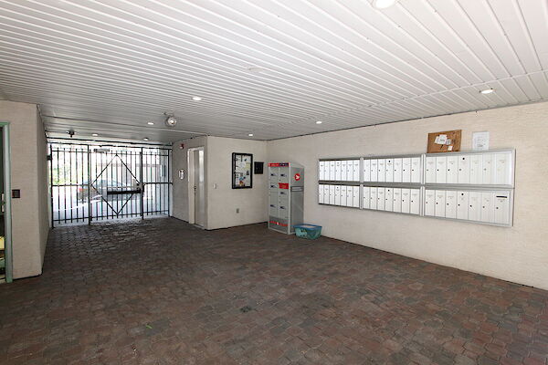 Calgary 1 bedroom Apartment for rent. Property photo: 449889-3