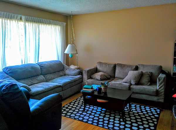 Livingroom Calgary 5 bedrooms House for rent. Property photo: 450271-2