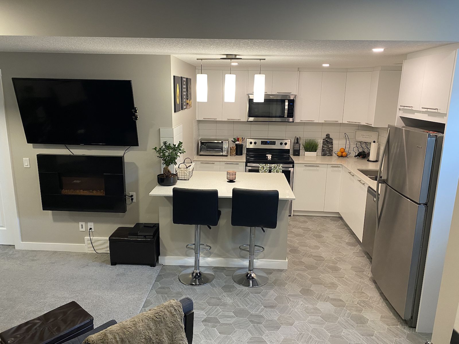 Calgary 1 bedroom Basement for rent. Property photo: 450673-1