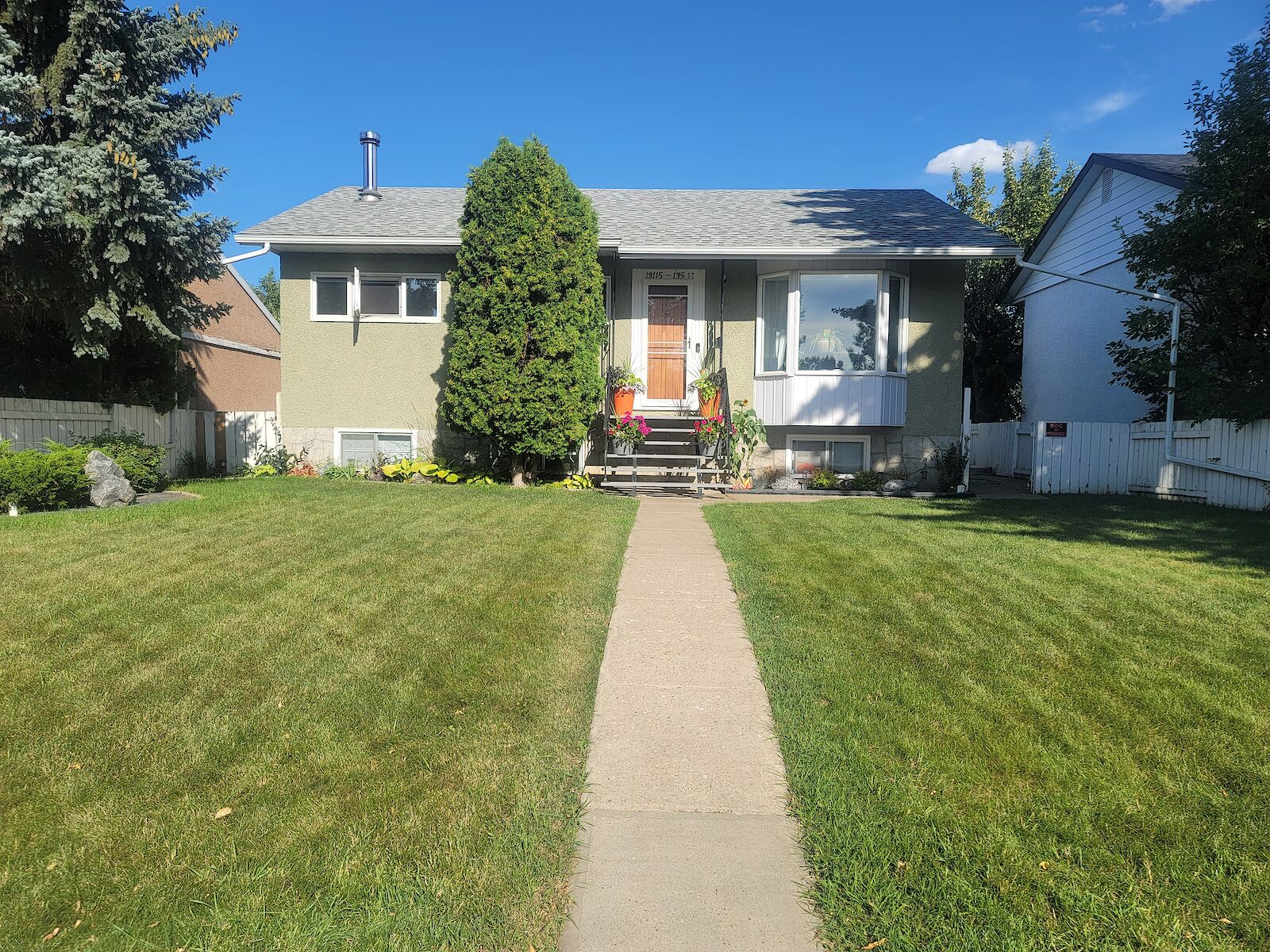 Edmonton 1 bedroom Room For Rent for rent. Property photo: 451095-1