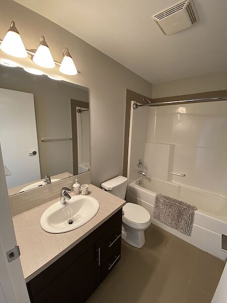 Edmonton 2 bedrooms Condo Unit for rent. Property photo: 451127-3