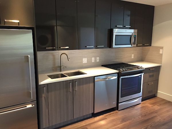 Kitchen Calgary 2 + Den bedrooms Condo Unit for rent. Property photo: 451389-3