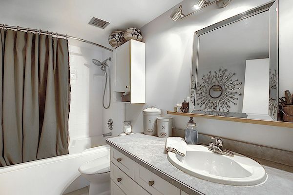Calgary 2 bedrooms Condo Unit for rent. Property photo: 452309-3