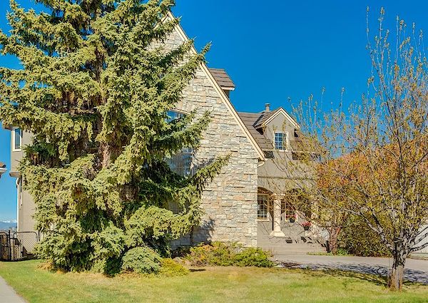 Calgary 6 bedrooms House for rent. Property photo: 452616-2