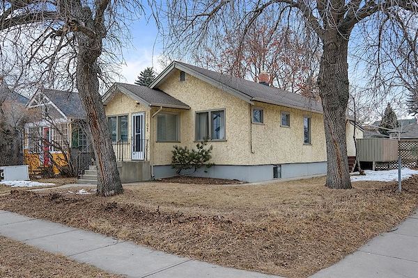 Calgary 4 bedrooms House for rent. Property photo: 453315-2