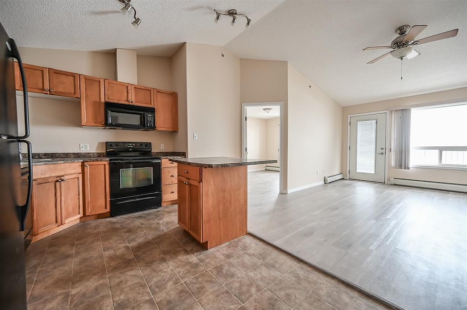 High+Vaulted+Ceilings Edmonton 2 bedrooms Condo Unit for rent. Property photo: 453551-1