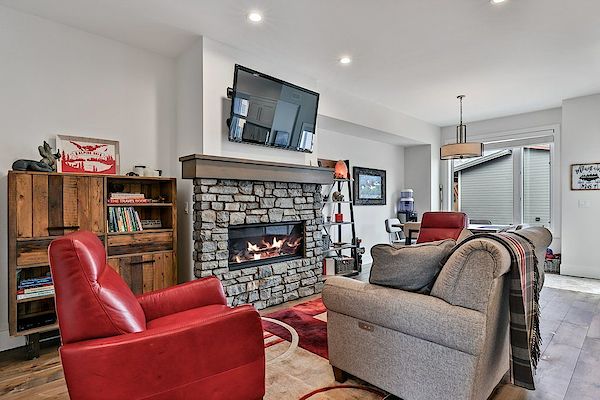 Canmore 2 bedrooms Townhouse for rent. Property photo: 453697-2
