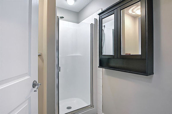 Calgary 2 + Den bedrooms Condo Unit for rent. Property photo: 454178-2