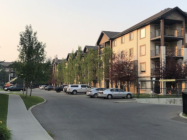 Calgary 2 + Den bedrooms Apartment for rent. Property photo: 457392-2