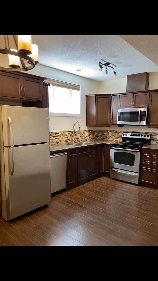 Edmonton 2 bedrooms Basement for rent. Property photo: 457695-1