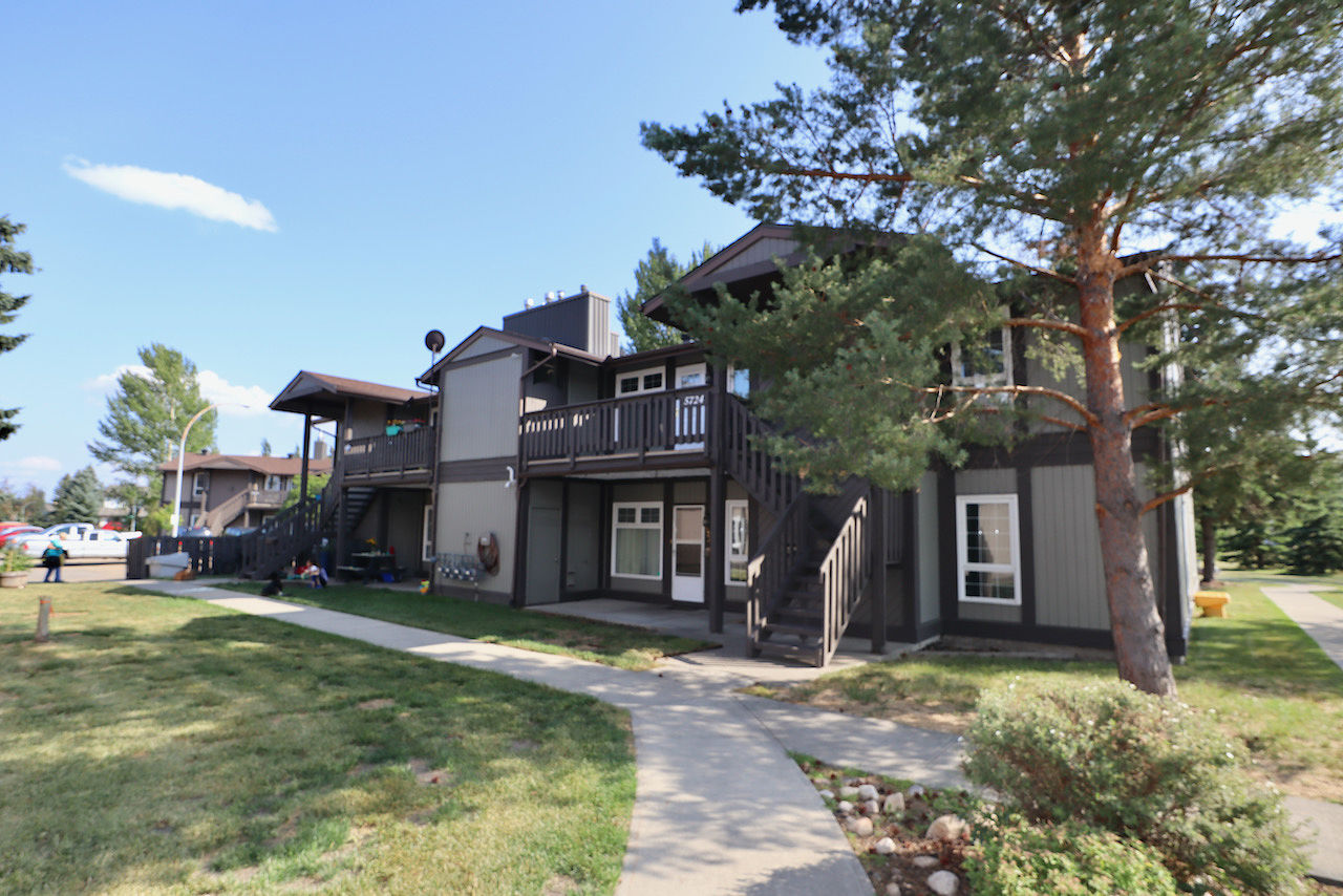 Edmonton 2 bedrooms Townhouse for rent. Property photo: 458523-1