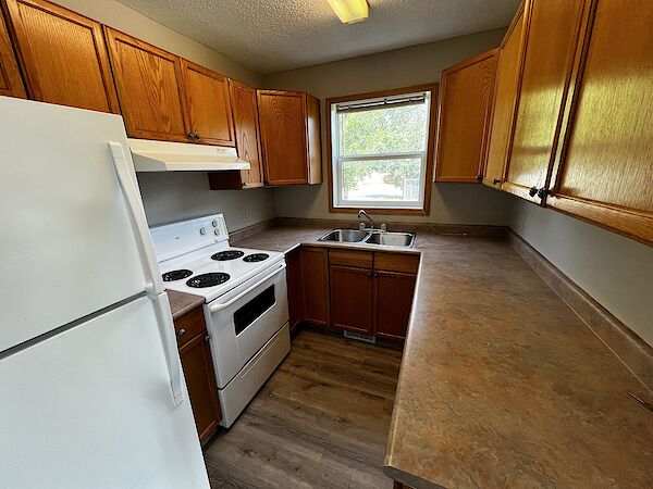 Strathmore 2 bedrooms Condo Unit for rent. Property photo: 460600-3
