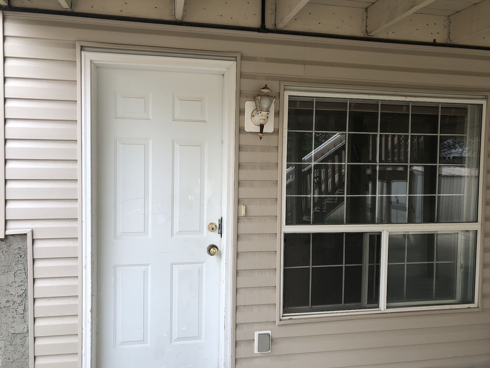 Calgary 4 bedrooms Basement for rent. Property photo: 461042-1