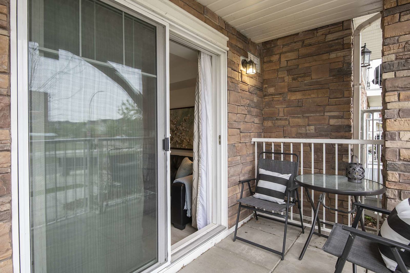 Calgary 2 bedrooms Apartment for rent. Property photo: 461089-1