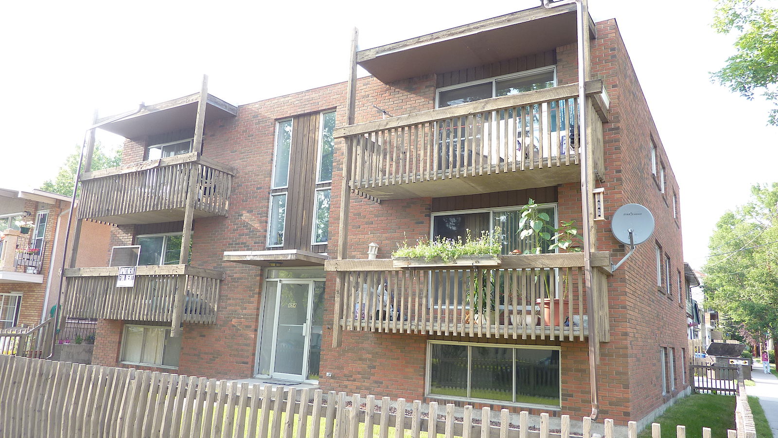 Calgary 2 bedrooms Apartment for rent. Property photo: 462217-1
