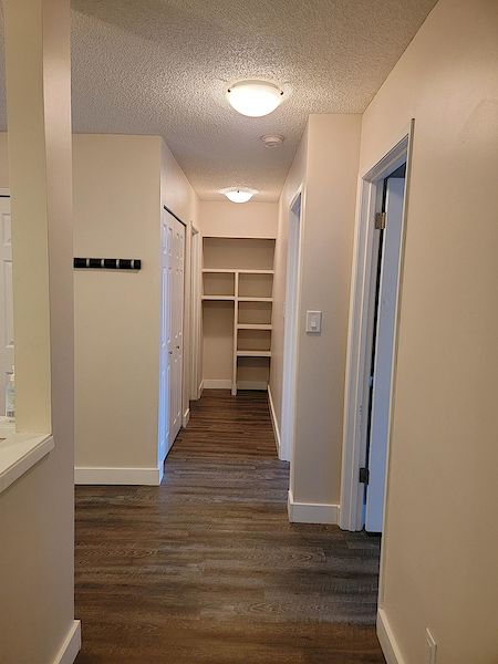 Calgary 2 bedrooms Condo Unit for rent. Property photo: 462306-3