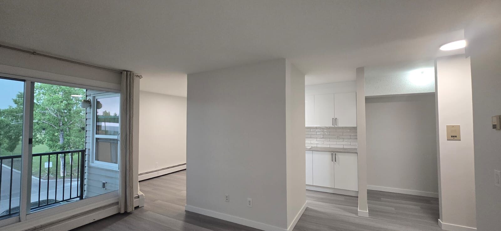 Calgary 2 + Den bedrooms Condo Unit for rent. Property photo: 462408-1