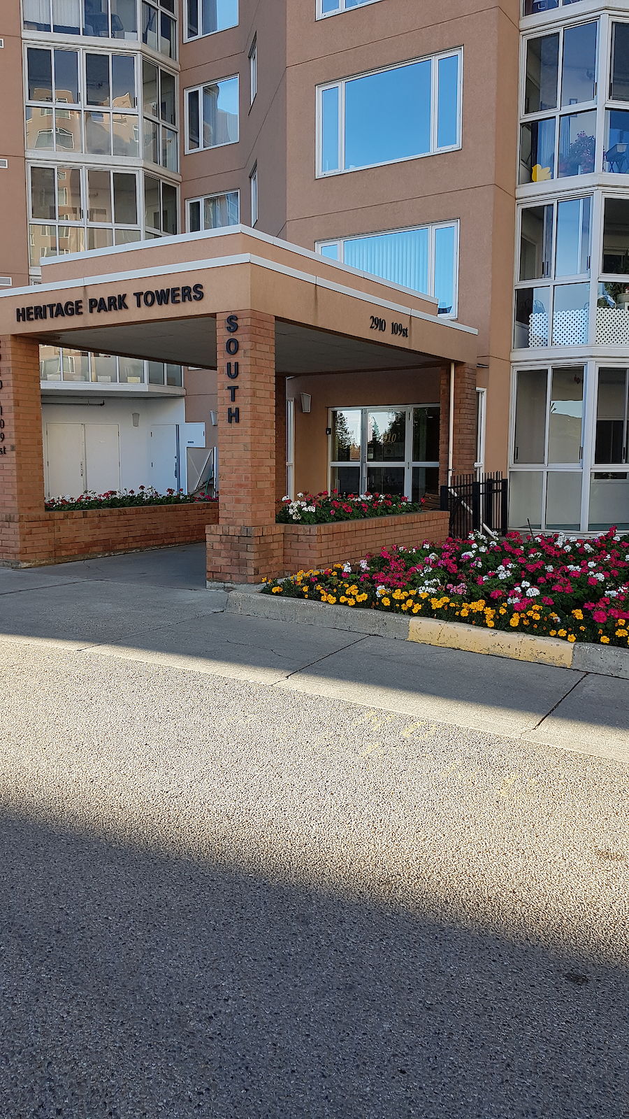 Edmonton 1 bedrooms Apartment for rent. Property photo: 462698-1