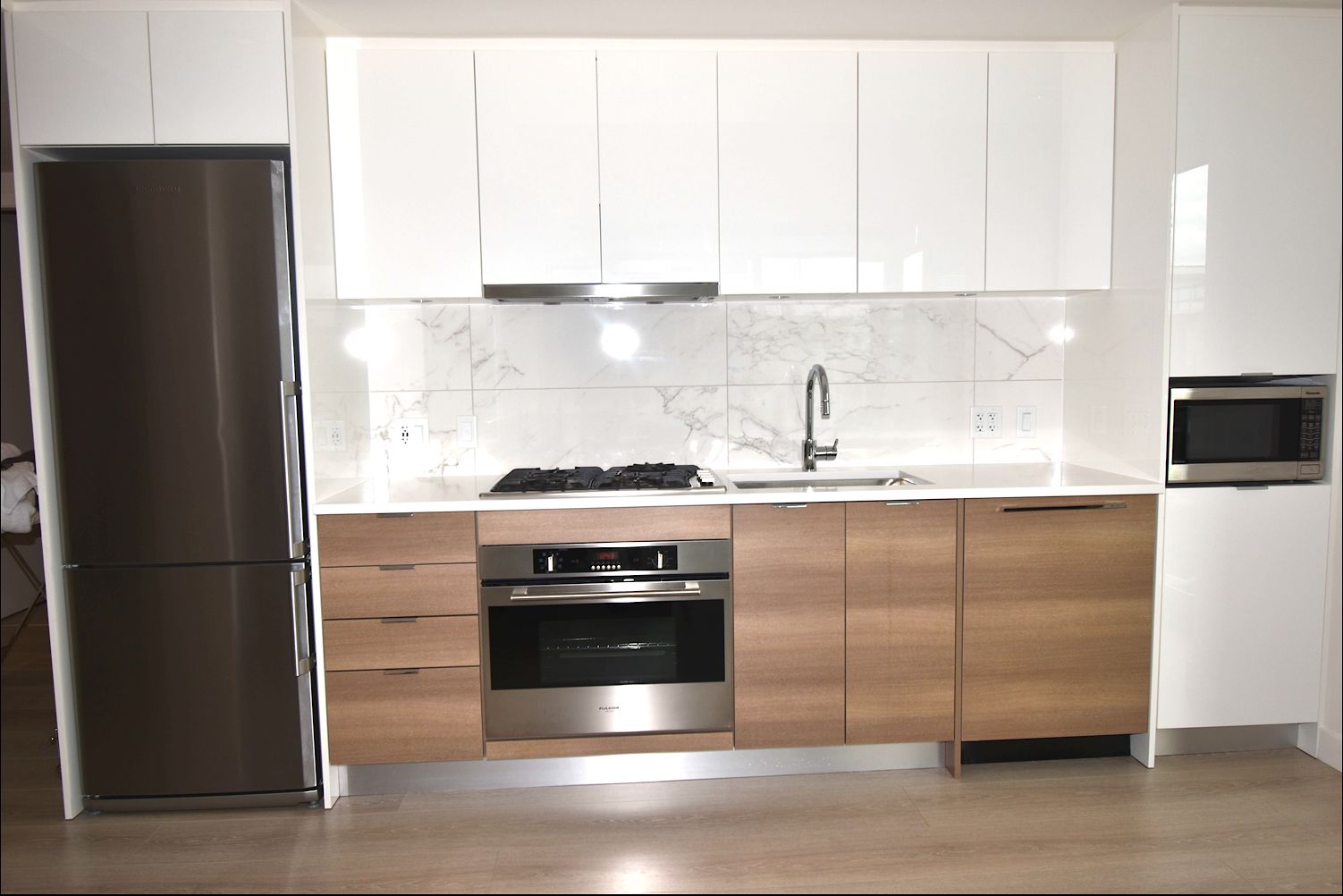 Calgary 2 bedrooms Condo Unit for rent. Property photo: 463675-1