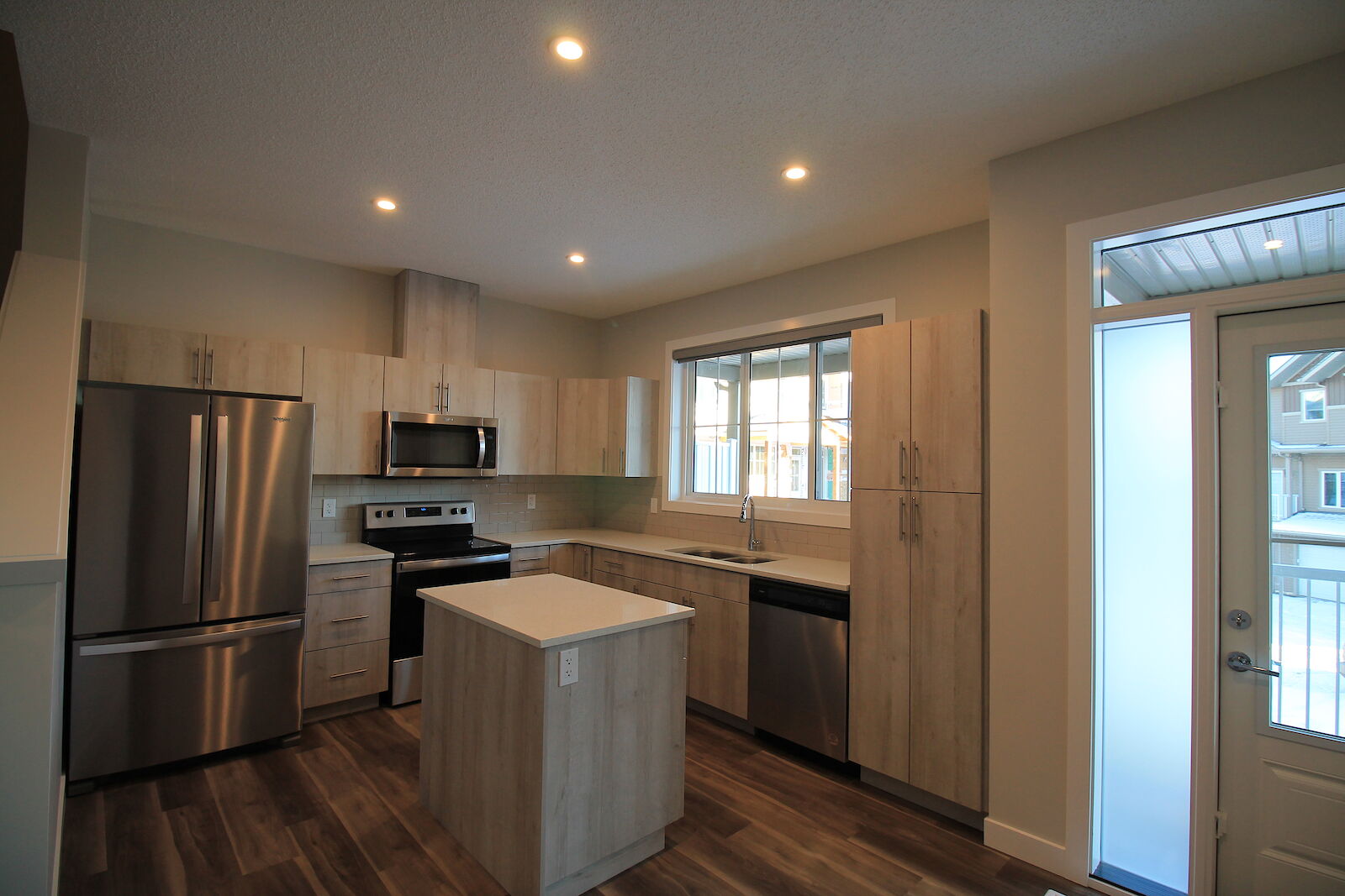 Edmonton 3 bedrooms Townhouse for rent. Property photo: 463927-1