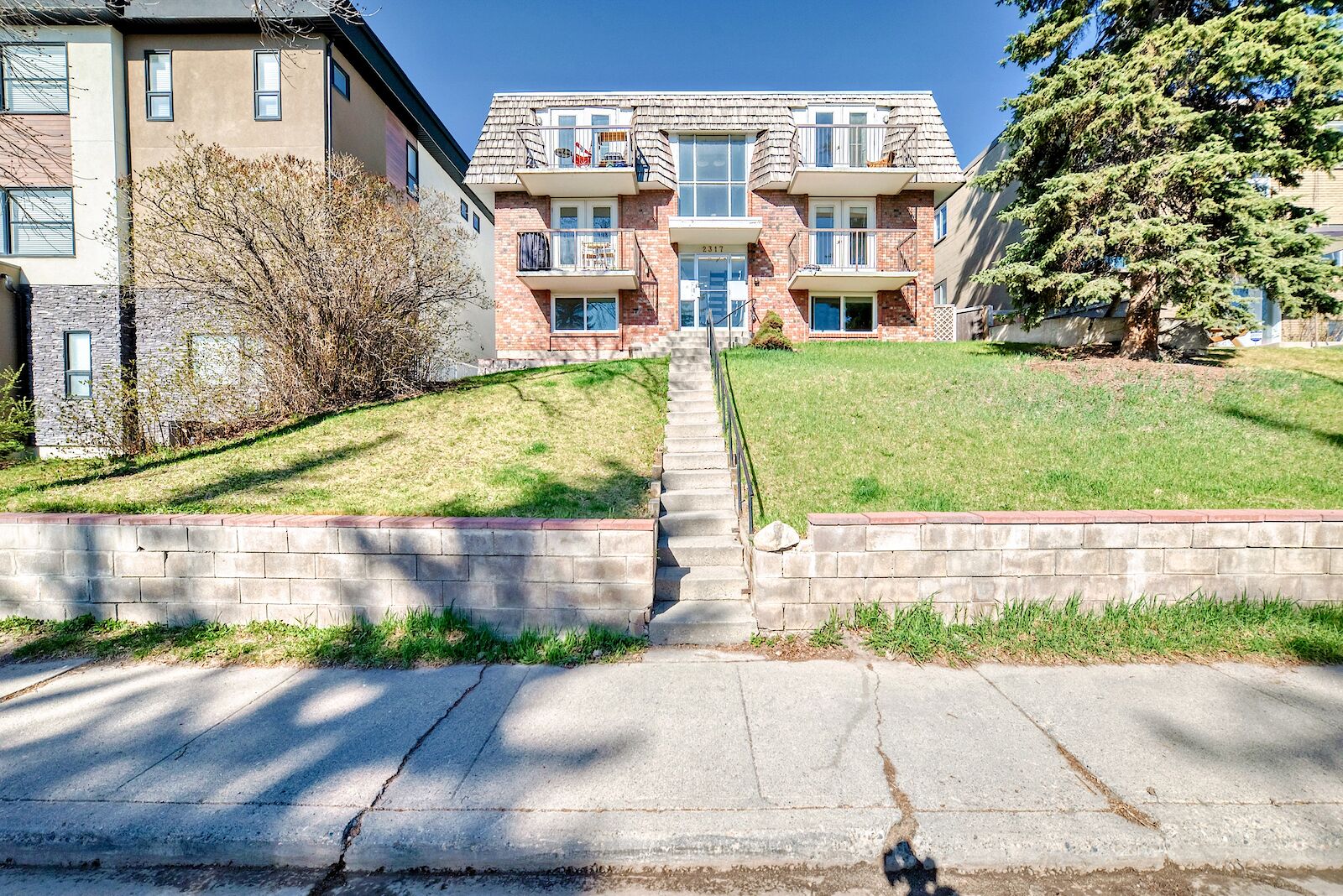 Calgary 2 bedrooms Condo Unit for rent. Property photo: 465923-1