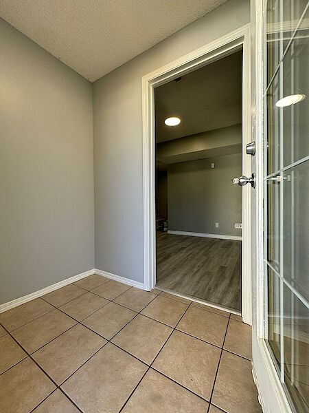 Calgary 2 bedrooms Basement for rent. Property photo: 466630-3