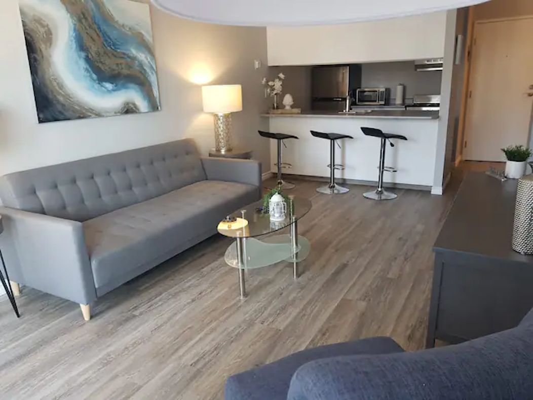 Calgary 1 bedroom Condo Unit for rent. Property photo: 467557-1