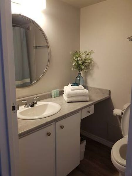 Calgary 1 bedroom Condo Unit for rent. Property photo: 467557-3