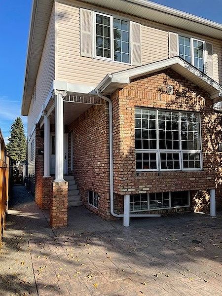Calgary 5 bedrooms Duplex for rent. Property photo: 468330-2