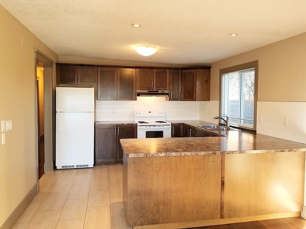 Calgary 3 bedrooms Main Floor for rent. Property photo: 468744-2