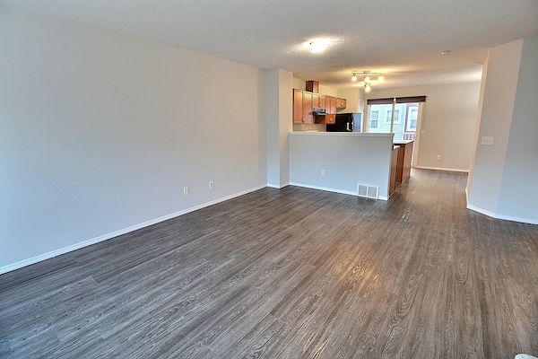 Edmonton 2 bedrooms Townhouse for rent. Property photo: 469602-2