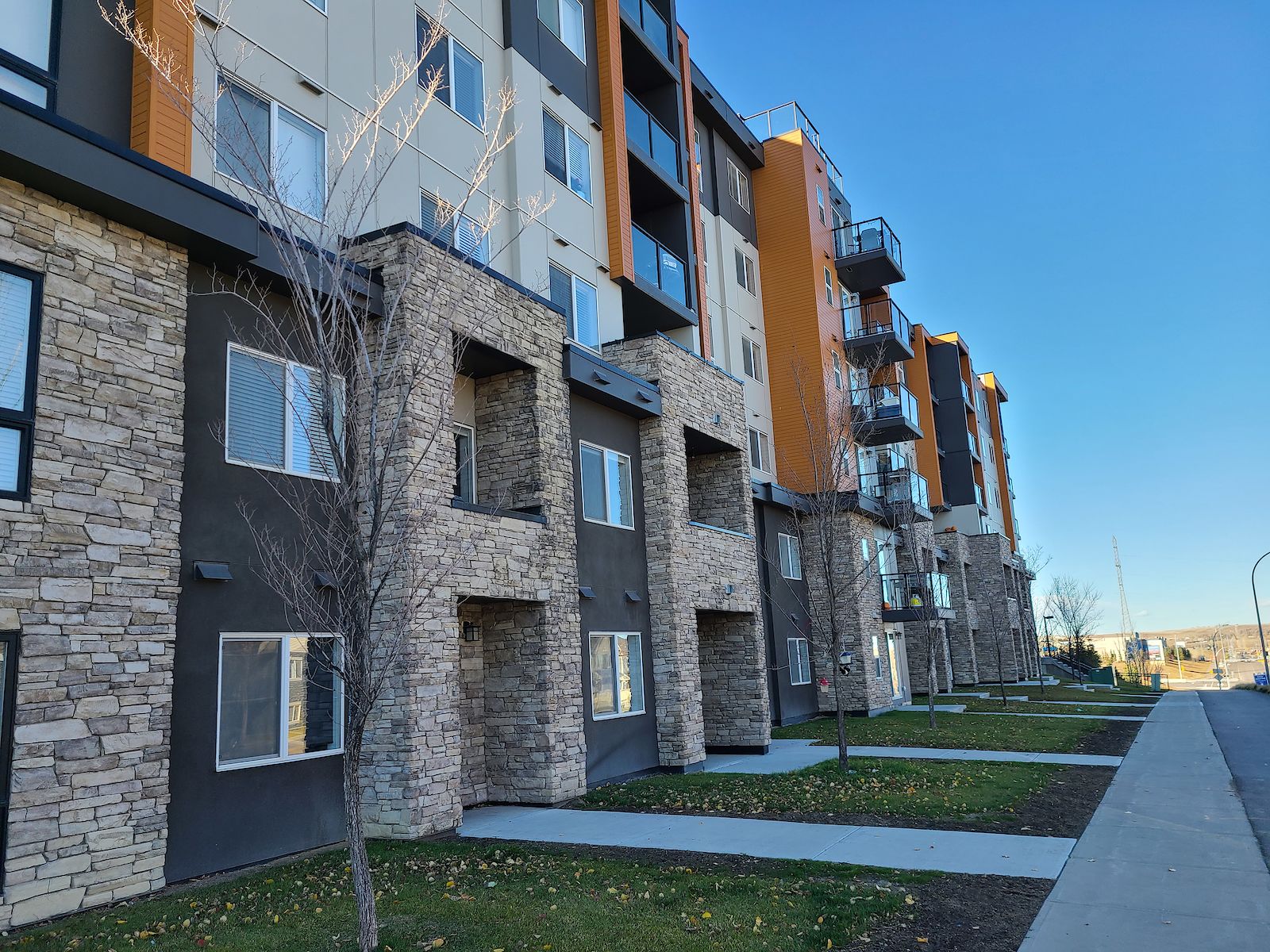 Calgary 2 bedrooms Condo Unit for rent. Property photo: 469950-1