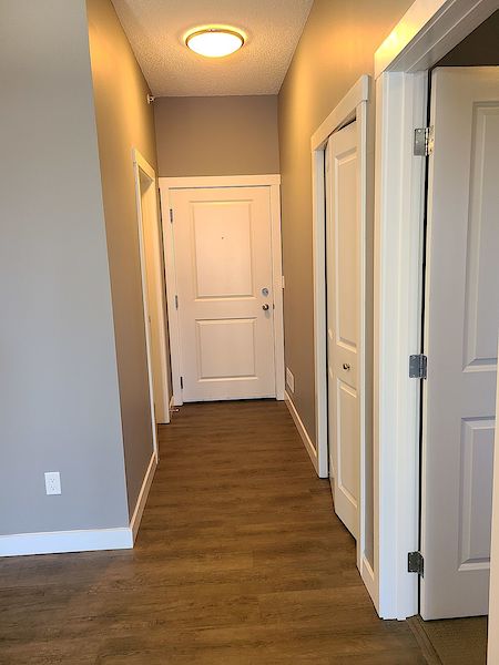 Calgary 2 bedrooms Condo Unit for rent. Property photo: 469950-3