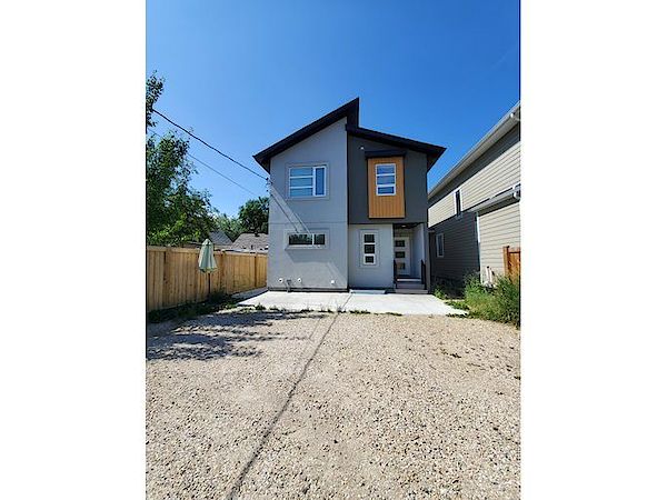 Edmonton 3 bedrooms Main Floor for rent. Property photo: 470508-2