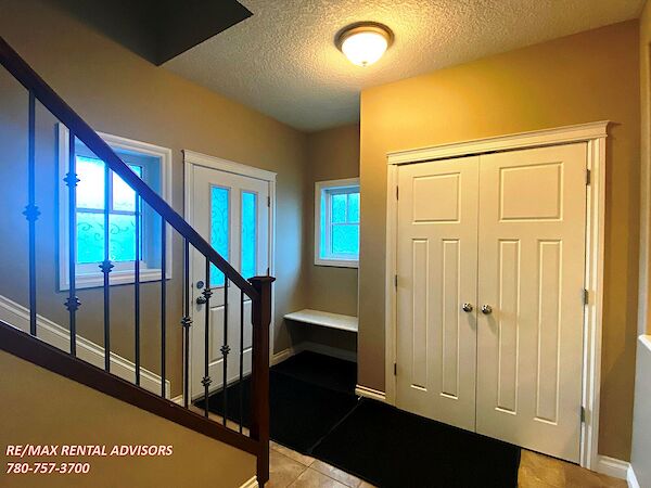 Edmonton 3 bedrooms House for rent. Property photo: 471762-2