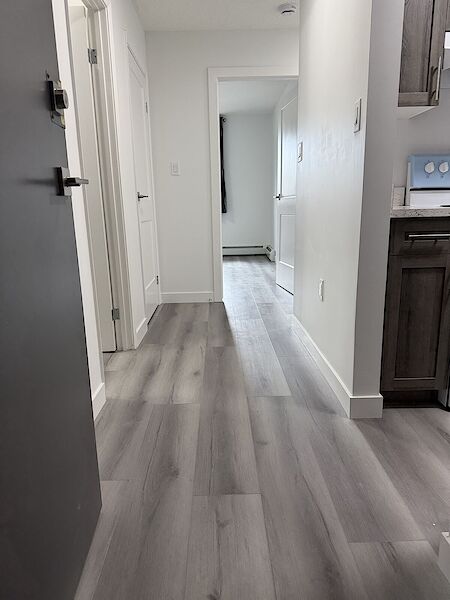 Calgary 1 bedroom Apartment for rent. Property photo: 47430-3