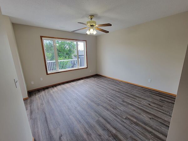 Strathmore 3 bedrooms Townhouse for rent. Property photo: 475580-2