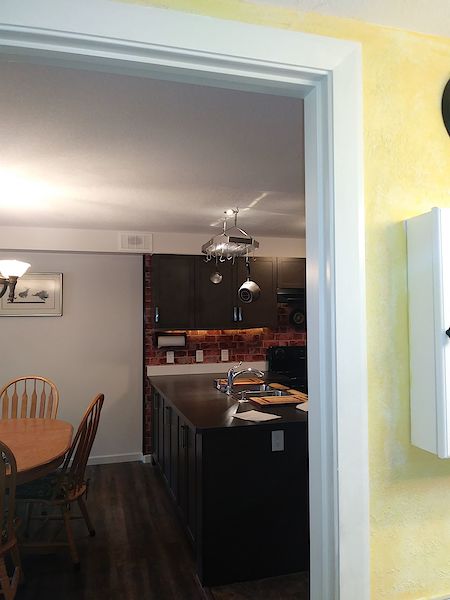 Calgary 1 bedroom Condo Unit for rent. Property photo: 475679-3