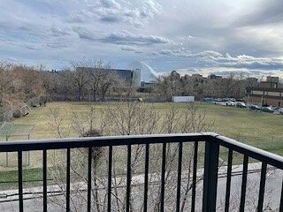 Gorgeous+view Calgary 2 + Den bedrooms Condo Unit for rent. Property photo: 475914-1