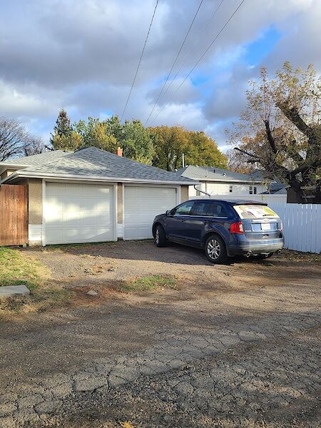 Edmonton 3 + Den bedrooms House for rent. Property photo: 476178-2