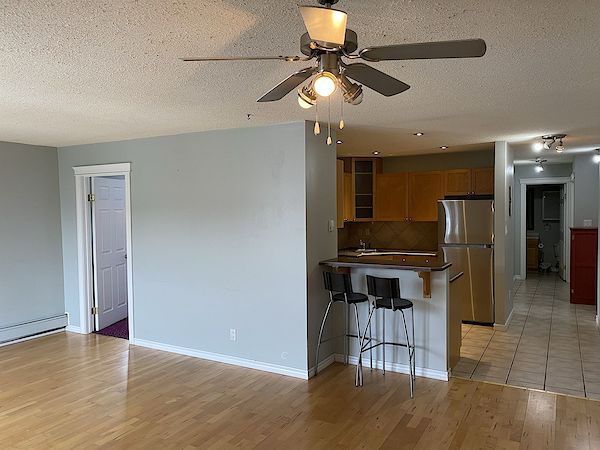 Edmonton 2 bedrooms Condo Unit for rent. Property photo: 476710-2