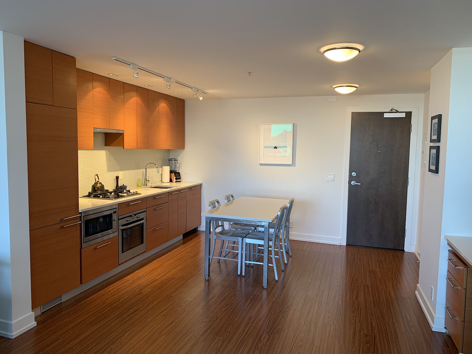 Calgary 1 bedroom Condo Unit for rent. Property photo: 479056-1