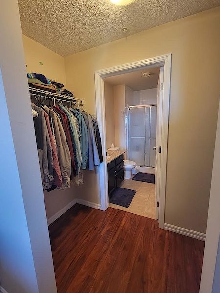 Sherwood Park 2 + Den bedrooms Condo Unit for rent. Property photo: 479130-2