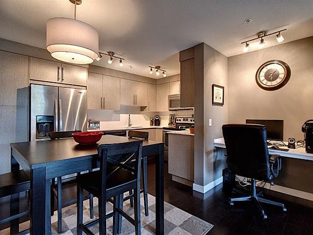 Calgary 2 bedrooms Condo Unit for rent. Property photo: 480571-1
